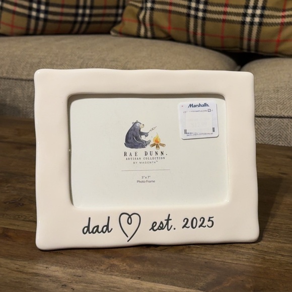 NWT Rae Dunn Magenta White Ceramic Picture Photo Frame - Dad Est. 2025 5x7 - Picture 1 of 3